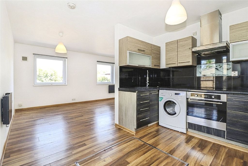 Property photo 3 of 16 Picture No. 25