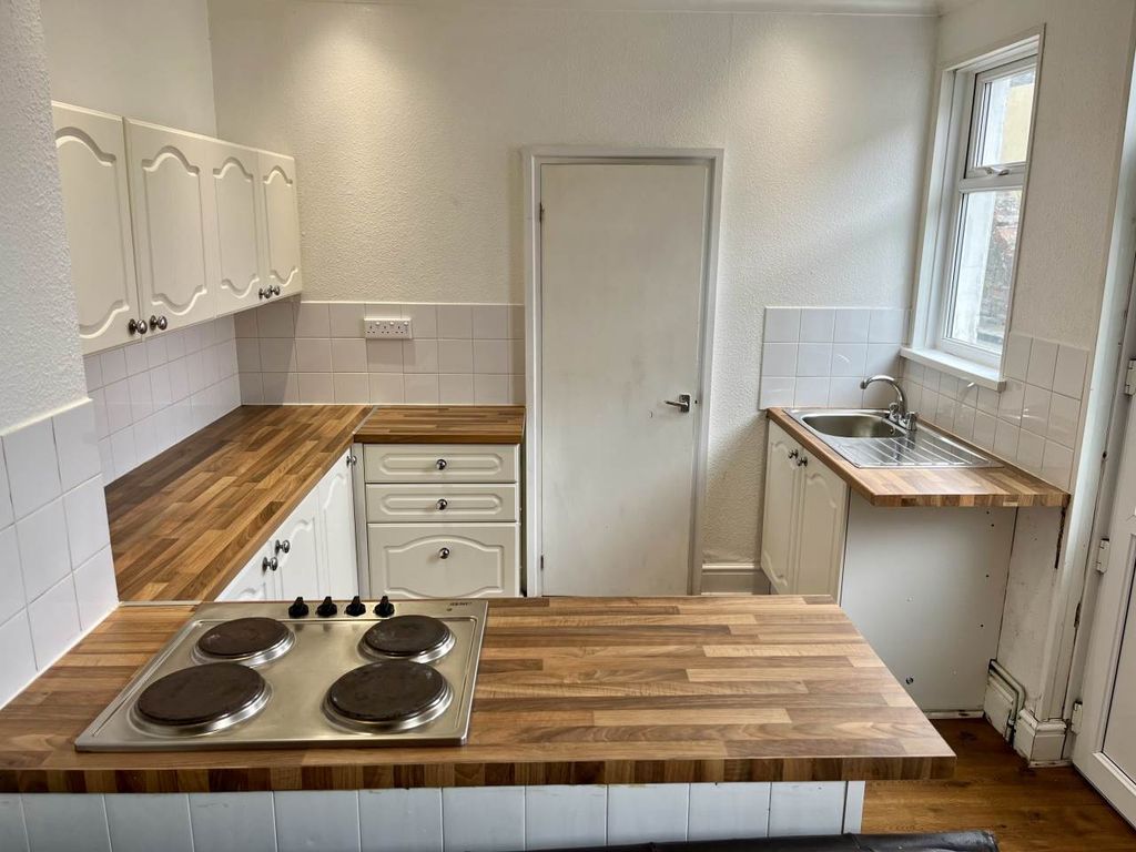 Property photo 1 of 15 Kitchen