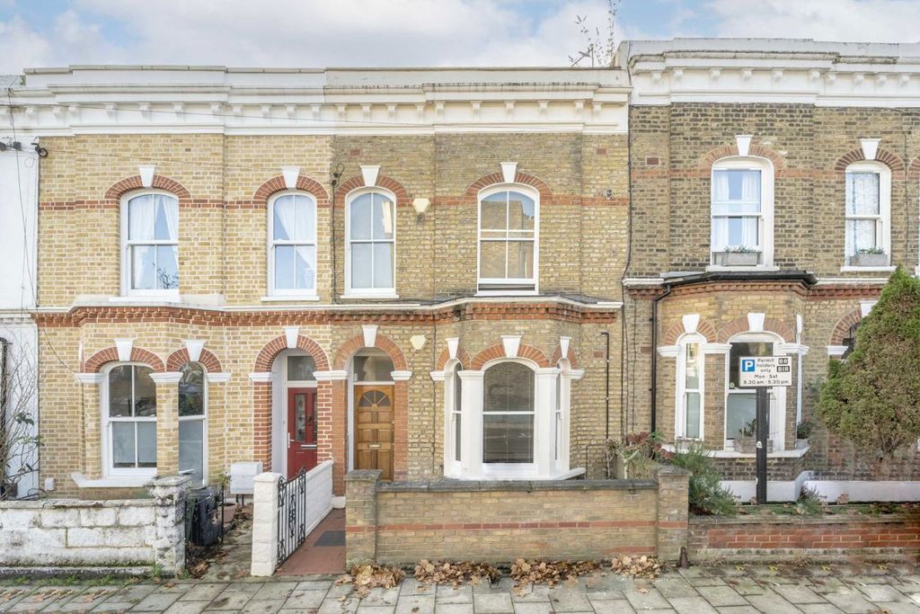Property photo 1 of 8