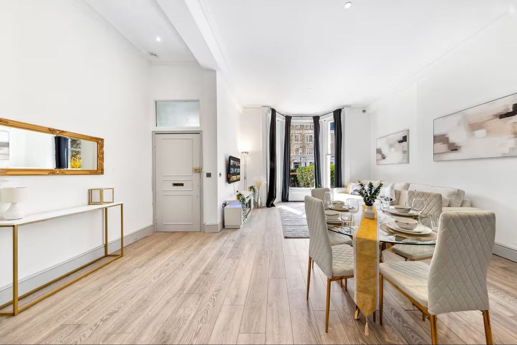 Property photo 3 of 28 Picture No. 30