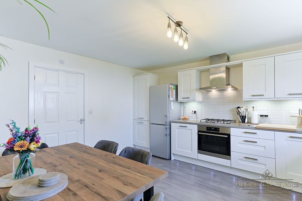 Property photo 3 of 15 4400773