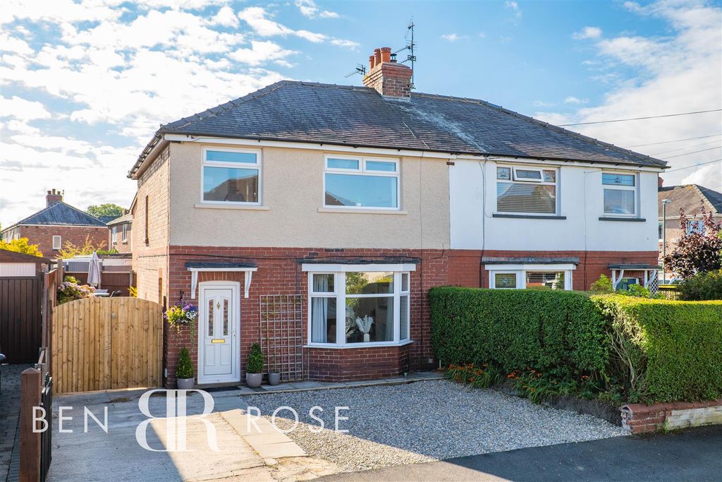 Property photo 1 of 18 Front External