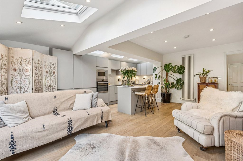 Property photo 3 of 11 Picture No. 13