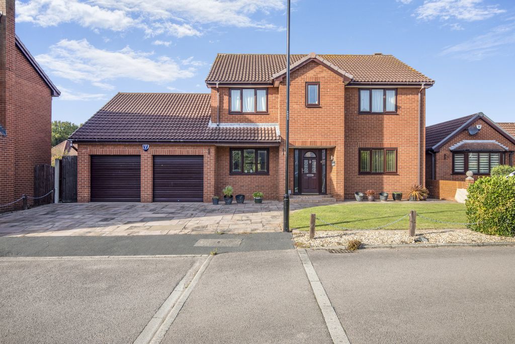 Property photo 1 of 20 Pool