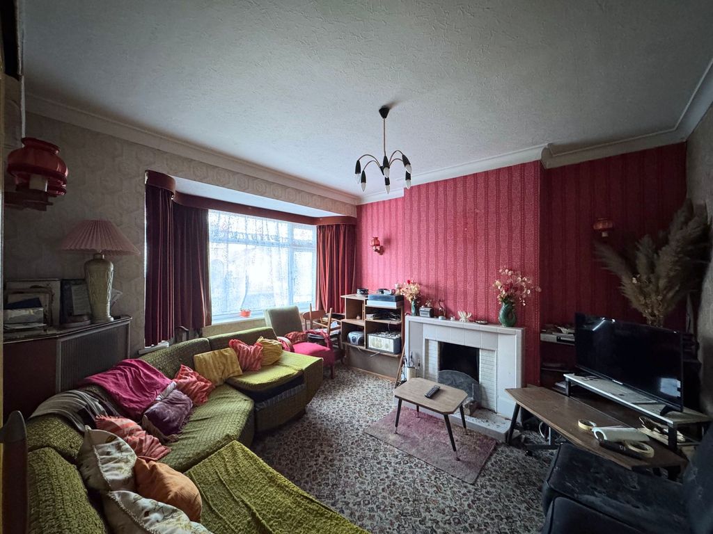 Property photo 2 of 12