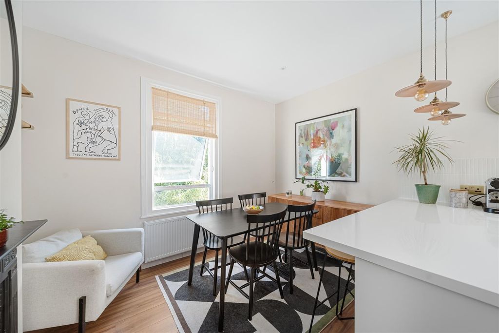 Property photo 3 of 13 Beauchamp Road-11.Jpg