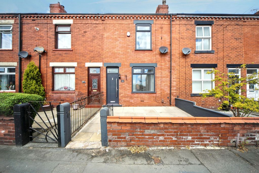 Property photo 1 of 16