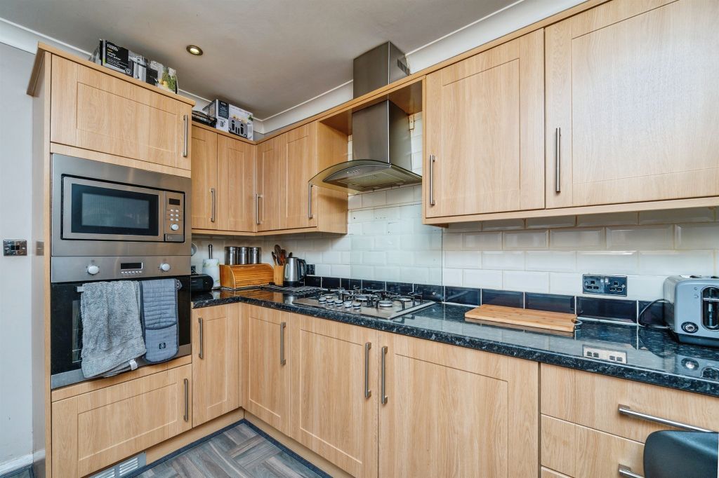 Property photo 2 of 17