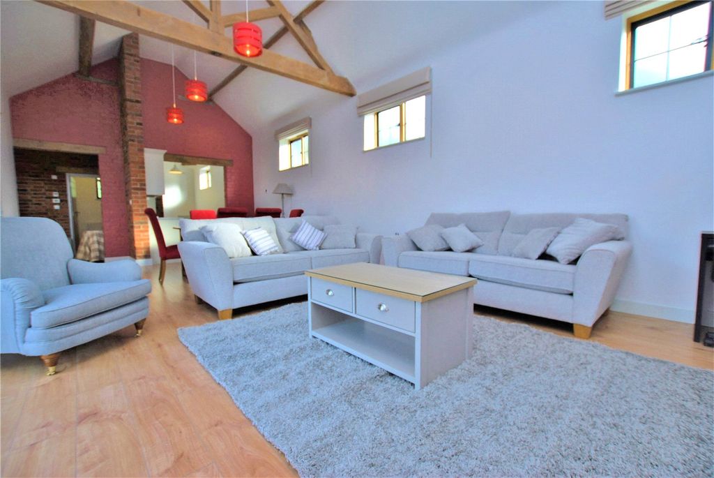 Property photo 2 of 15 Picture No. 28