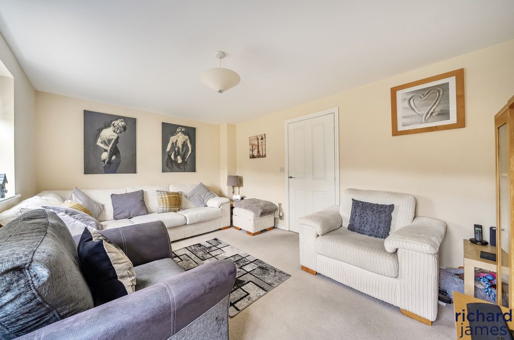 Property photo 2 of 20 2Bfb16d553ee45619B50556F1B13cd24