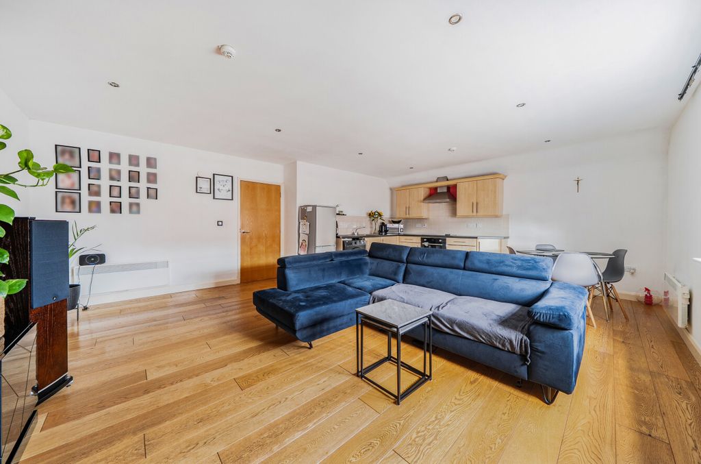 Property photo 1 of 17 1484813-2-6A43847...