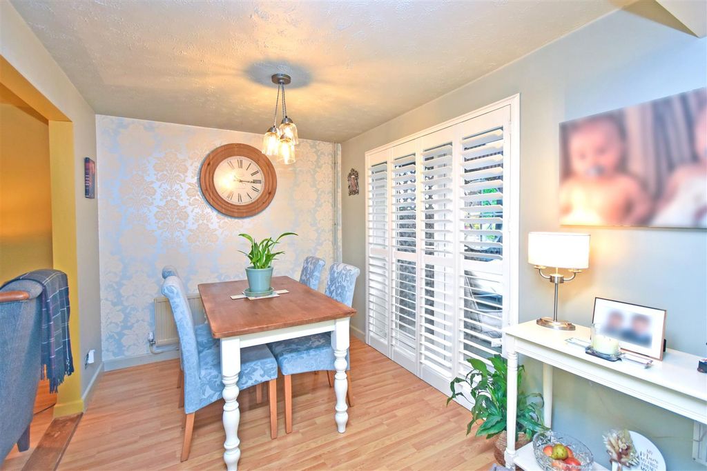 Property photo 3 of 21 Dining Room