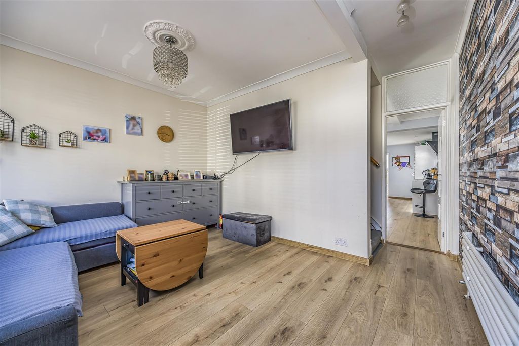 Additional image 3 of 2 bed property for saleTokio Road, Portsmouth PO3
