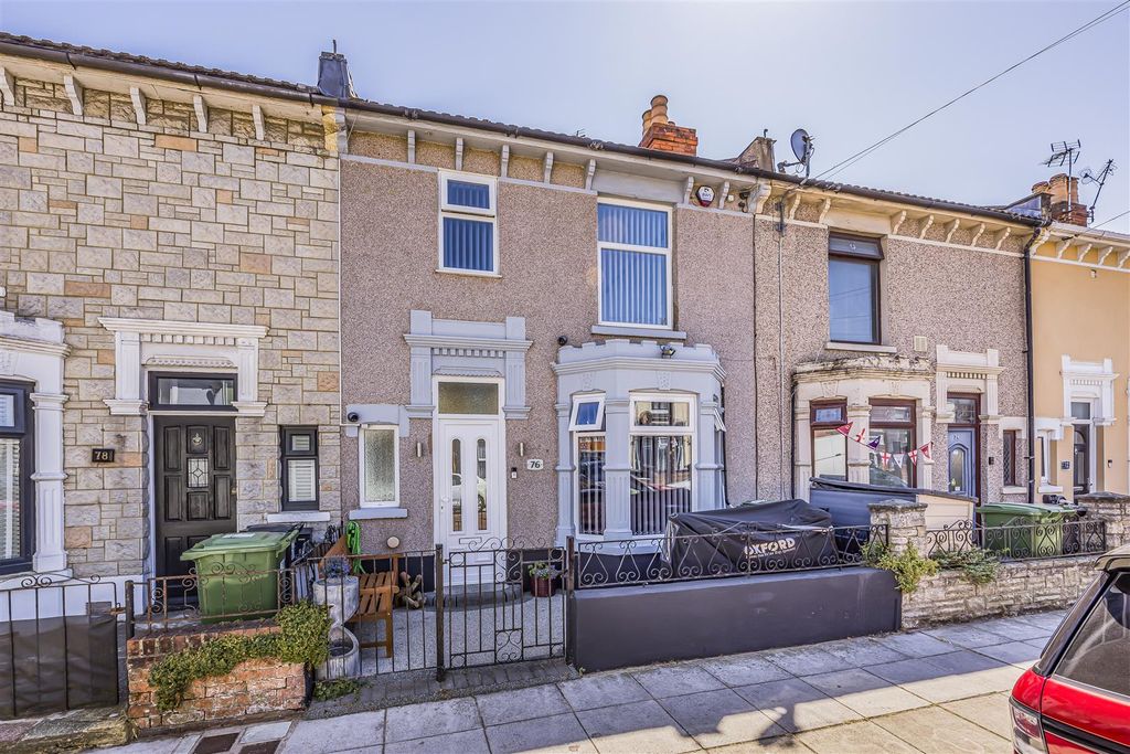 Property photo 1 of 23 76 Meon Road, Southsea-Porticomarketing-Soldby-36.