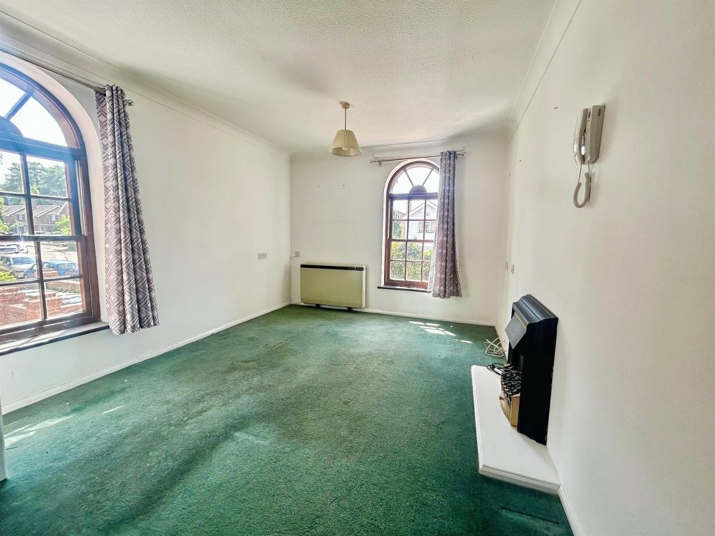 Property photo 3 of 12