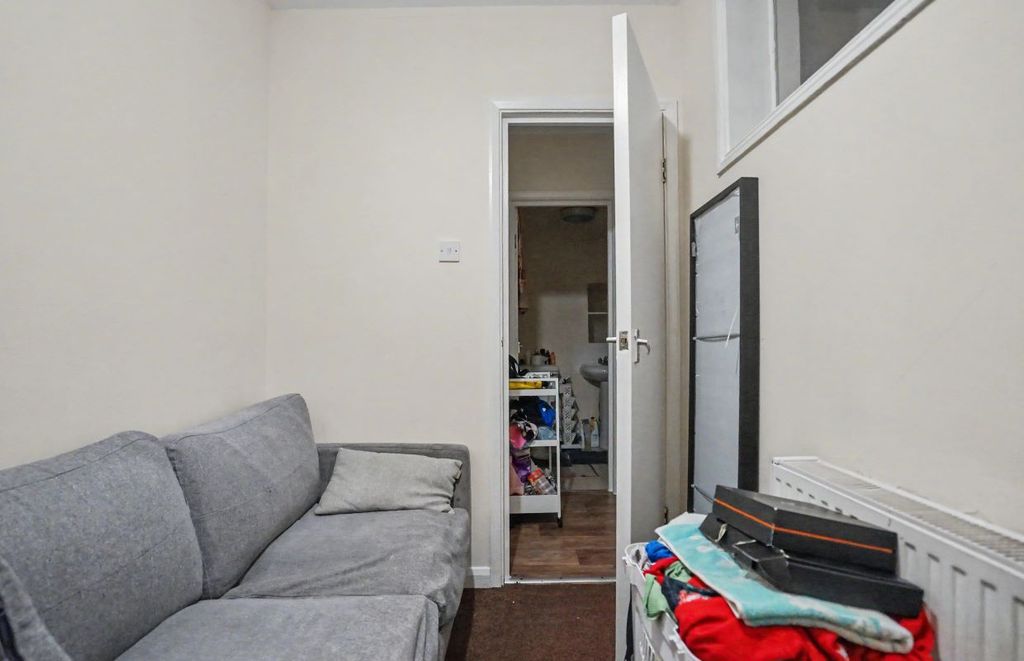 Property photo 3 of 41