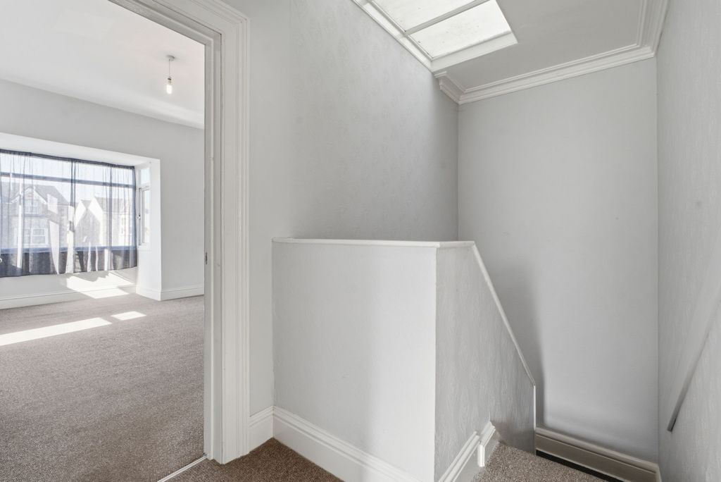 Property photo 2 of 27