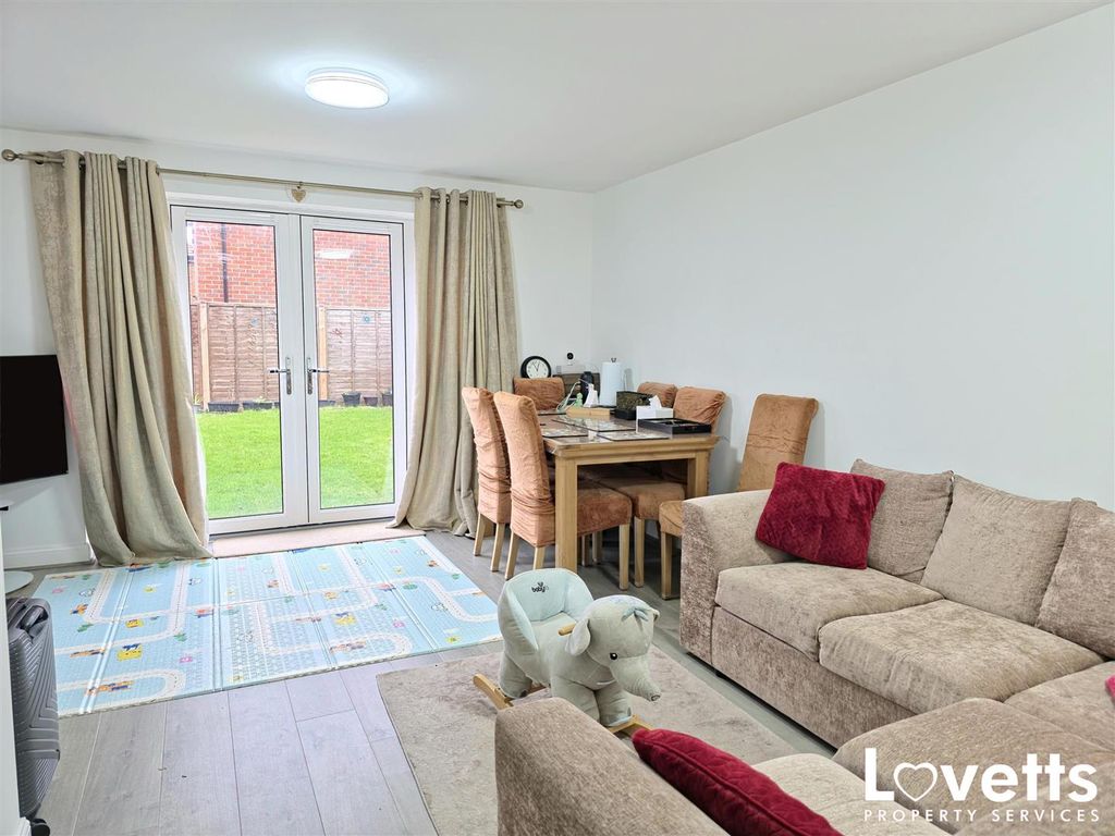 Property photo 3 of 22 Living Room