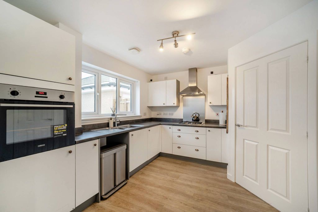 Property photo 3 of 24