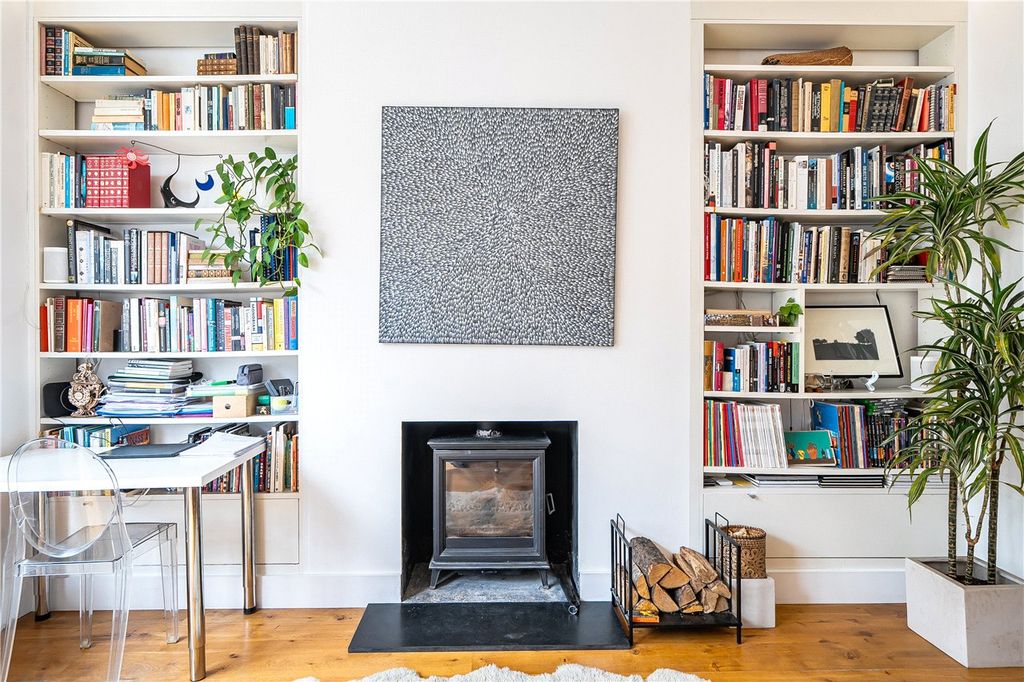 Property photo 3 of 35 Reception