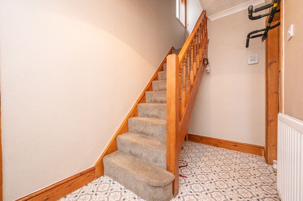 Property photo 2 of 12 Hallway