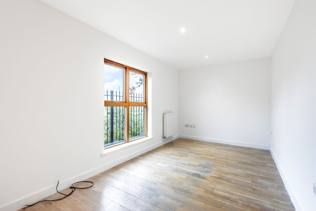 Property photo 3 of 16 Recep1