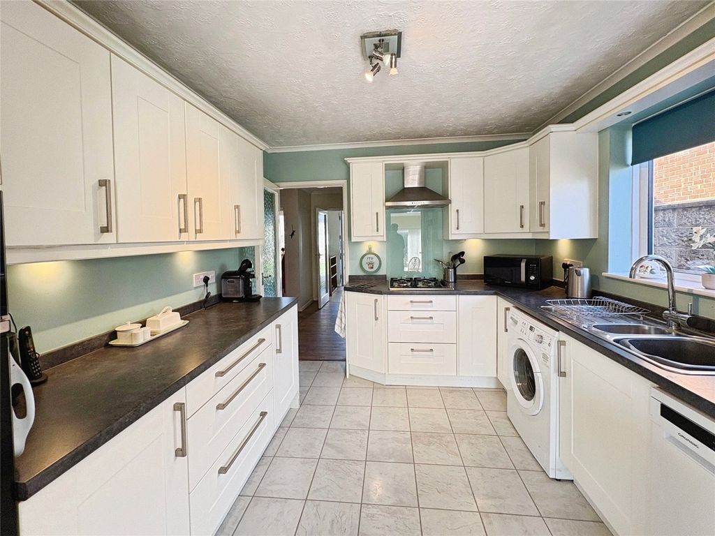 Property photo 2 of 14 Picture No. 15