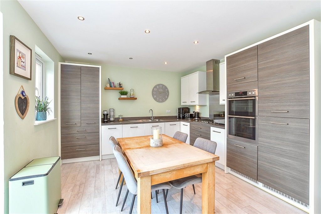 Property photo 3 of 10 Kitchen/Diner