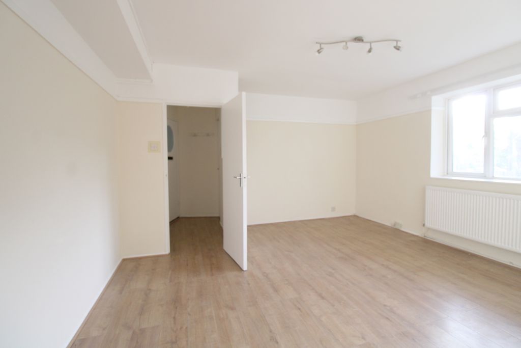 Property photo 2 of 4 Entrance/Reception