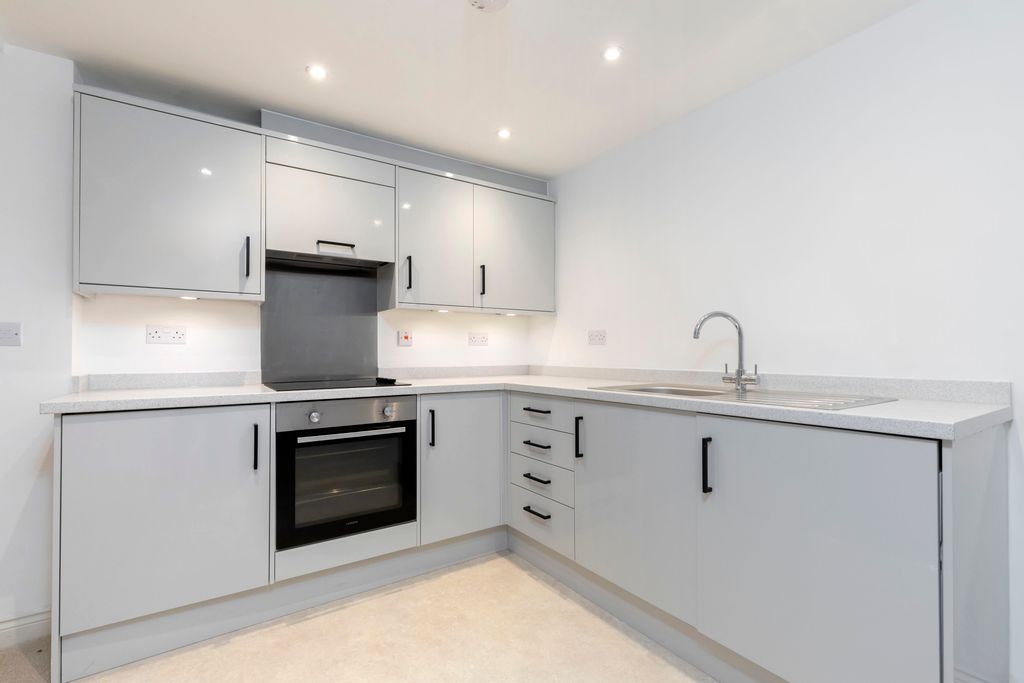 Property photo 2 of 7 Flat 2, Axiom Apts-06