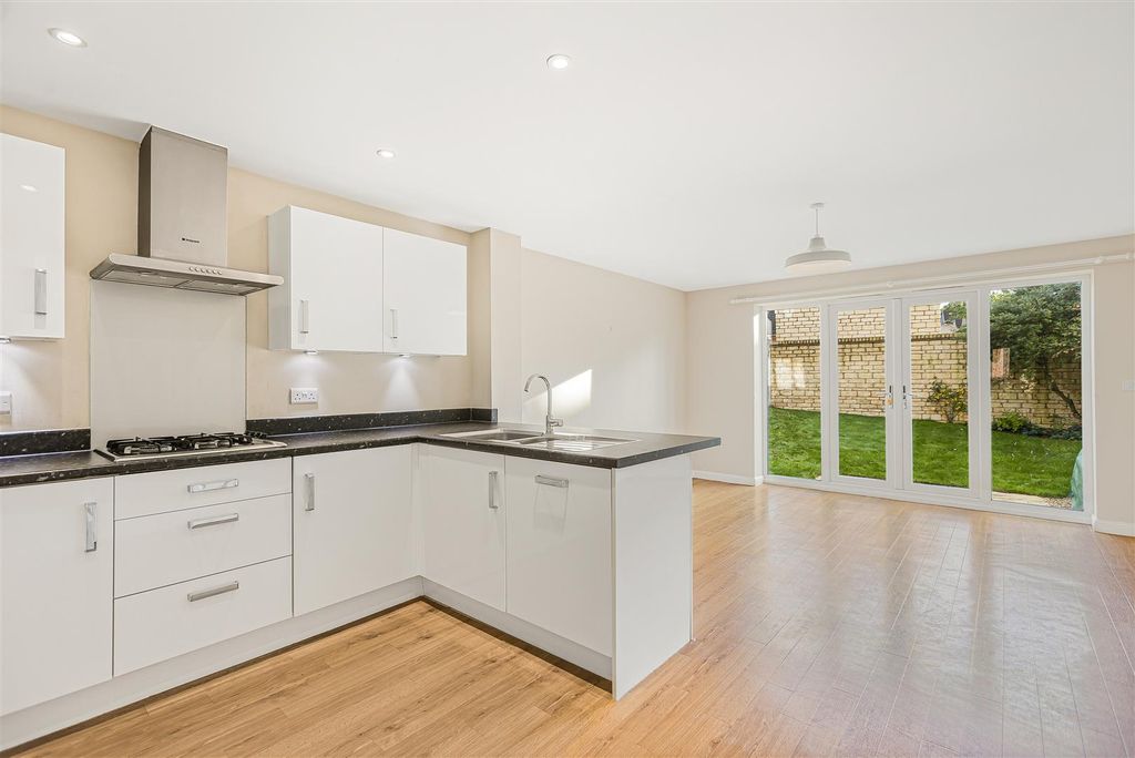 Property photo 3 of 20 15_67914.Jpg