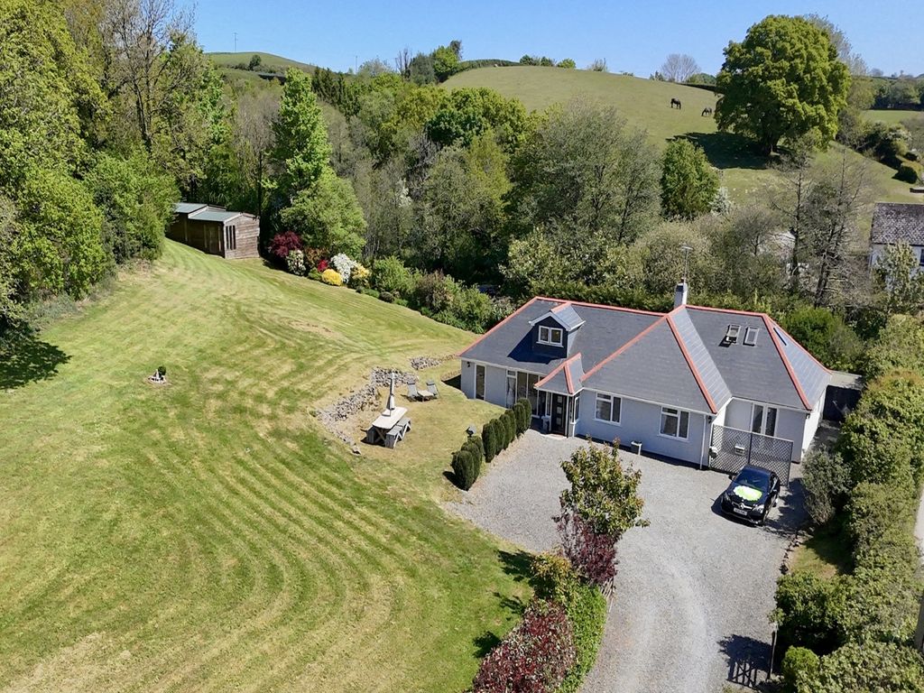Property photo 1 of 15 Ewemove South Molton - The Bungalow - Front