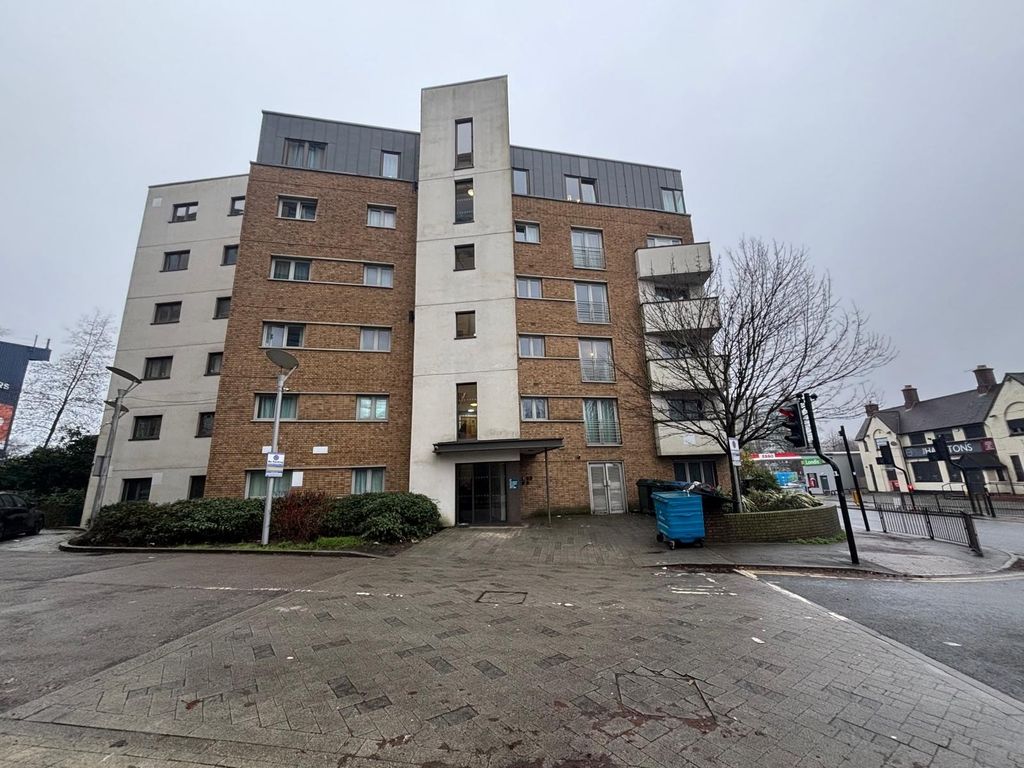 Property photo 1 of 9