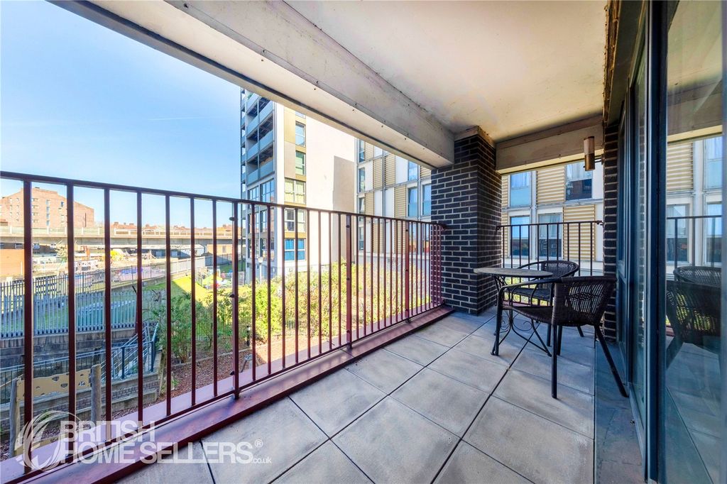 Property photo 3 of 16 Picture No. 08