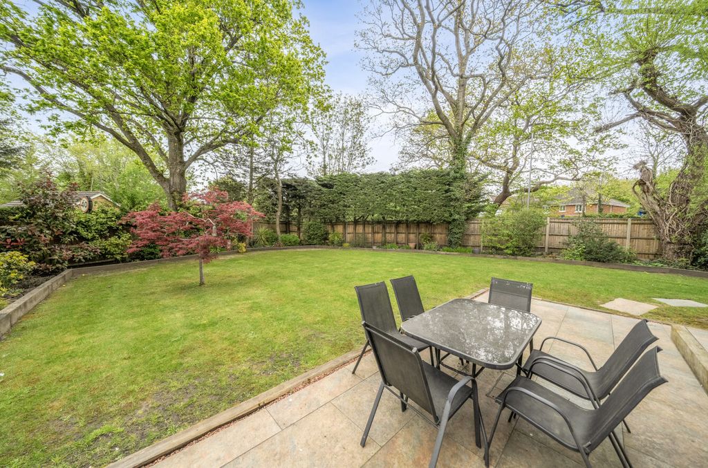 Property photo 2 of 16 1448878-15-69E653...