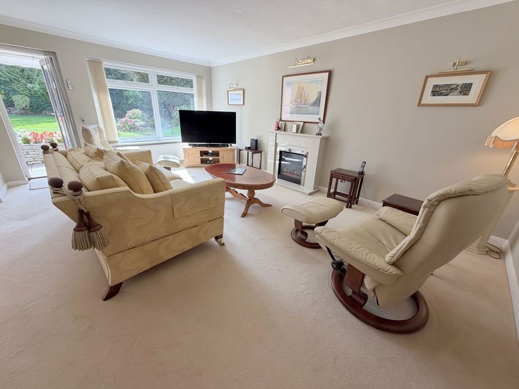 Property photo 3 of 46