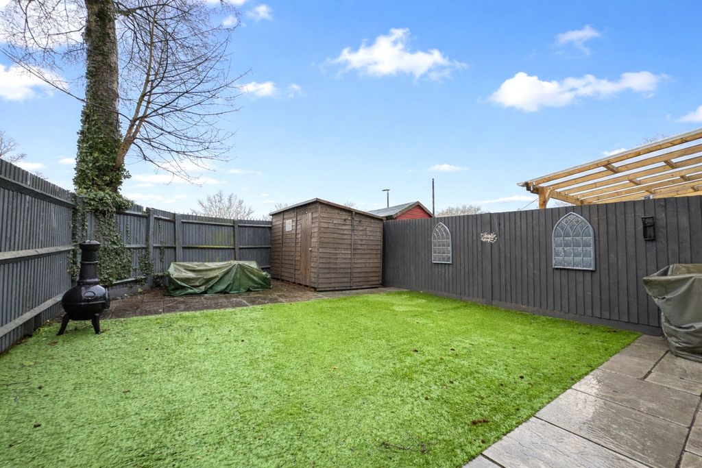 Property photo 3 of 17 Picture No. 02