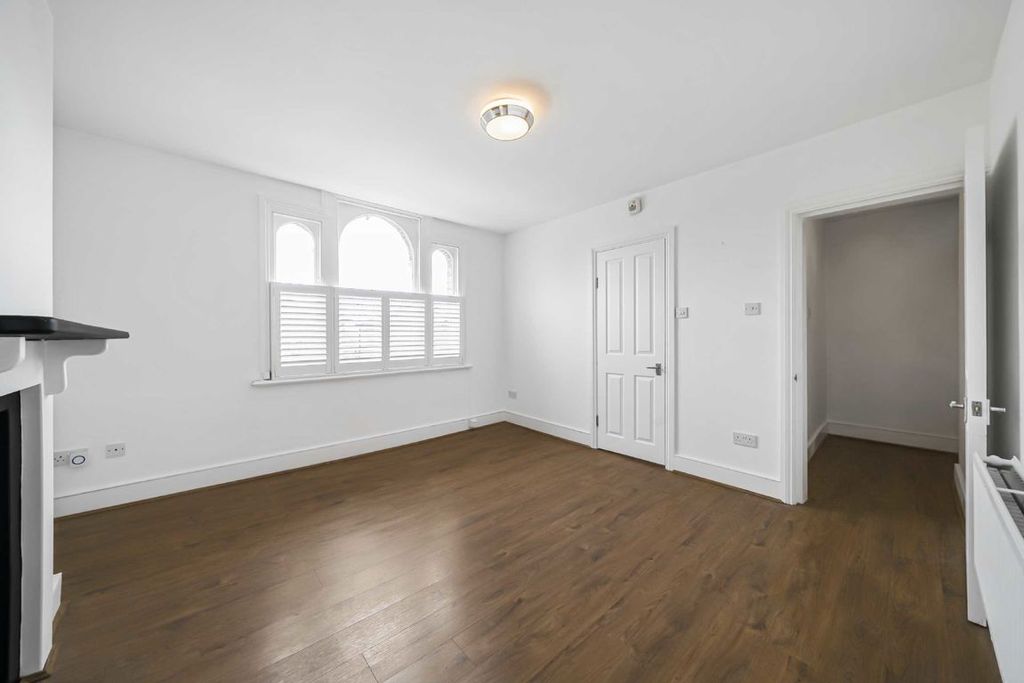 Property photo 2 of 4