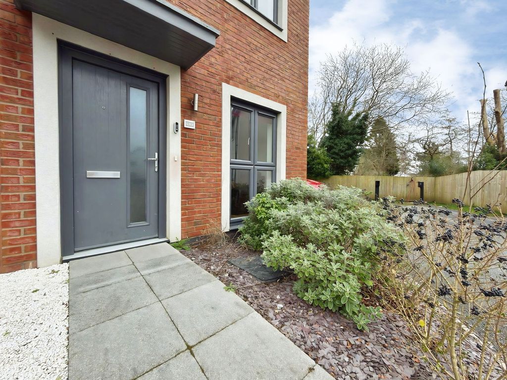 Property photo 2 of 33