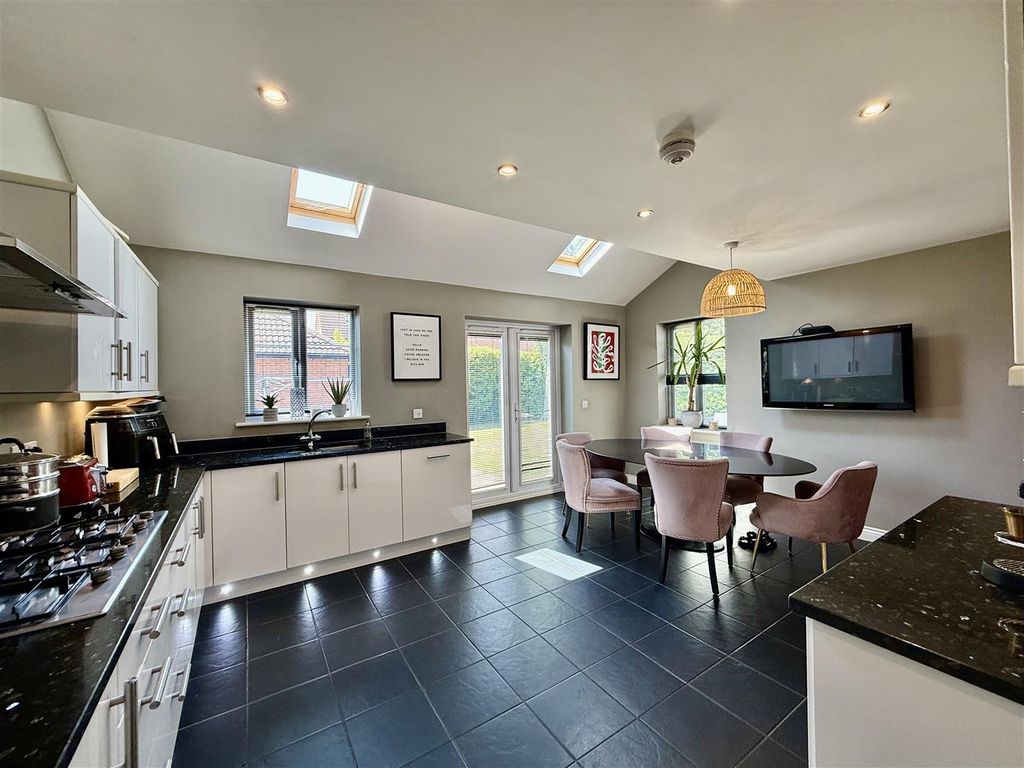 Property photo 2 of 38 2