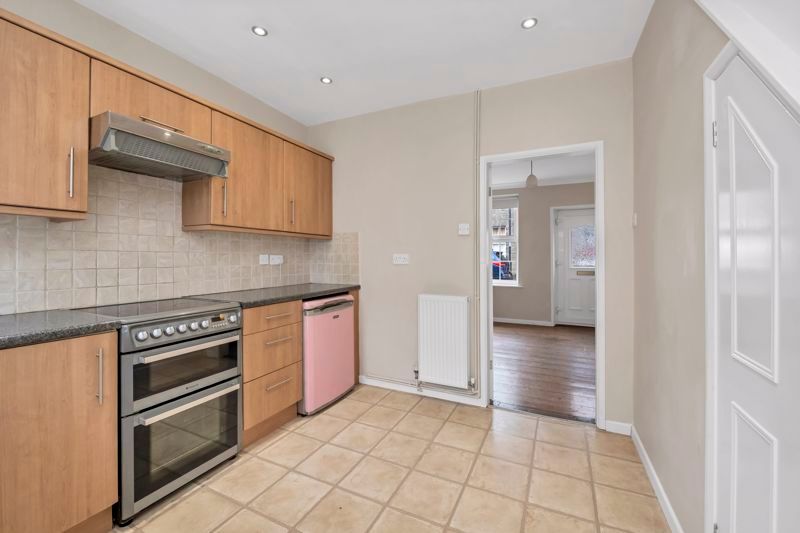 Property photo 2 of 10 Kitchen