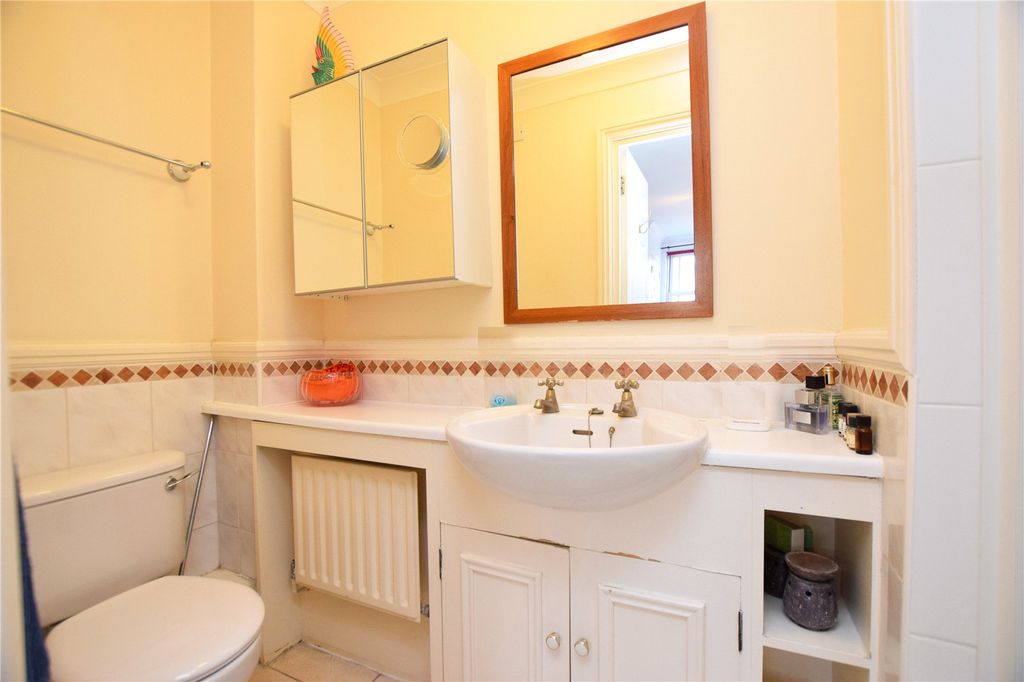 Additional image 8 of 2 bed flat for saleDeerhurst Crescent, Hampton Hill TW12