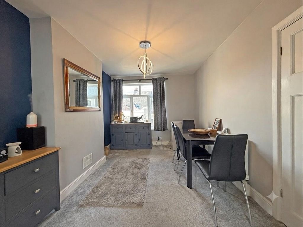 Property photo 3 of 9 Ganges Road 38 - Dining Room.Jpg