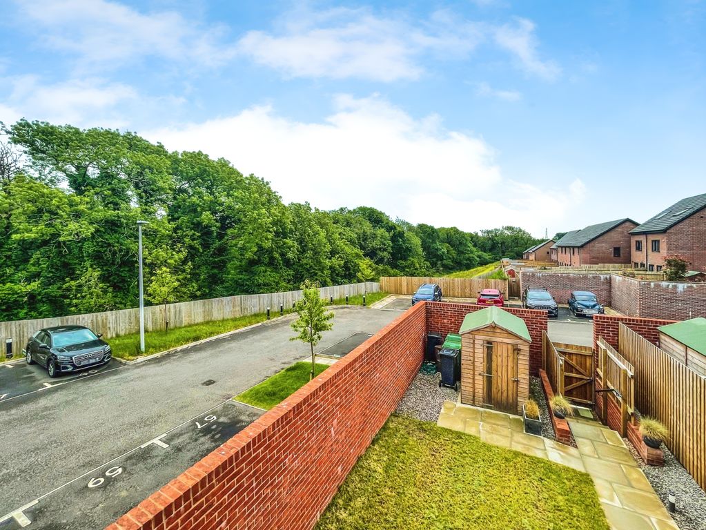 Property photo 2 of 21 Exterior