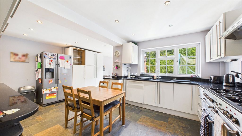 Property photo 3 of 17 Picture 3