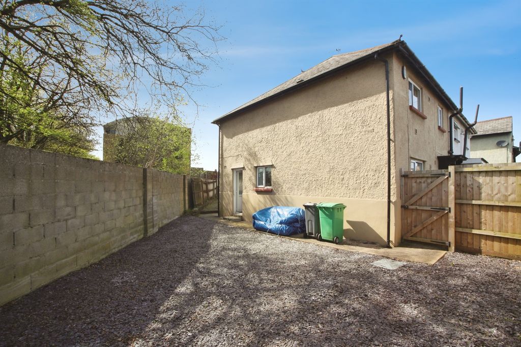 Property photo 3 of 19