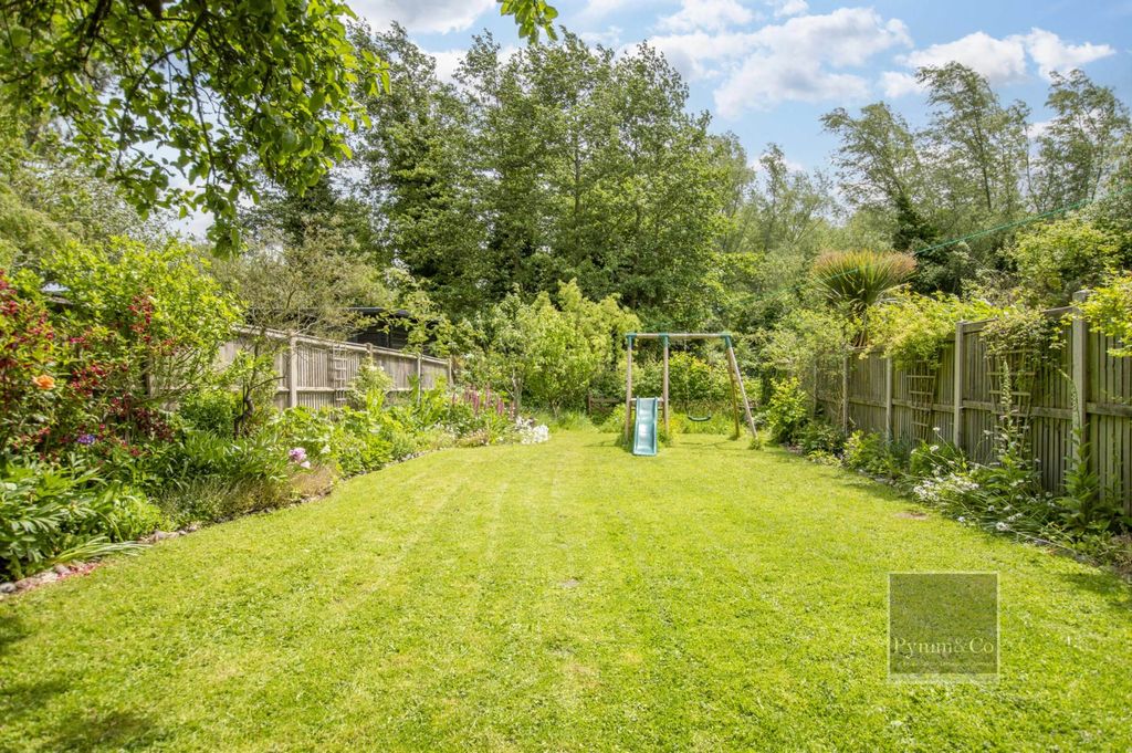 Property photo 3 of 24