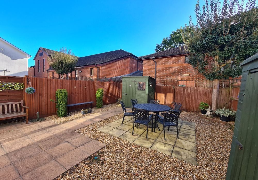 Property photo 2 of 23