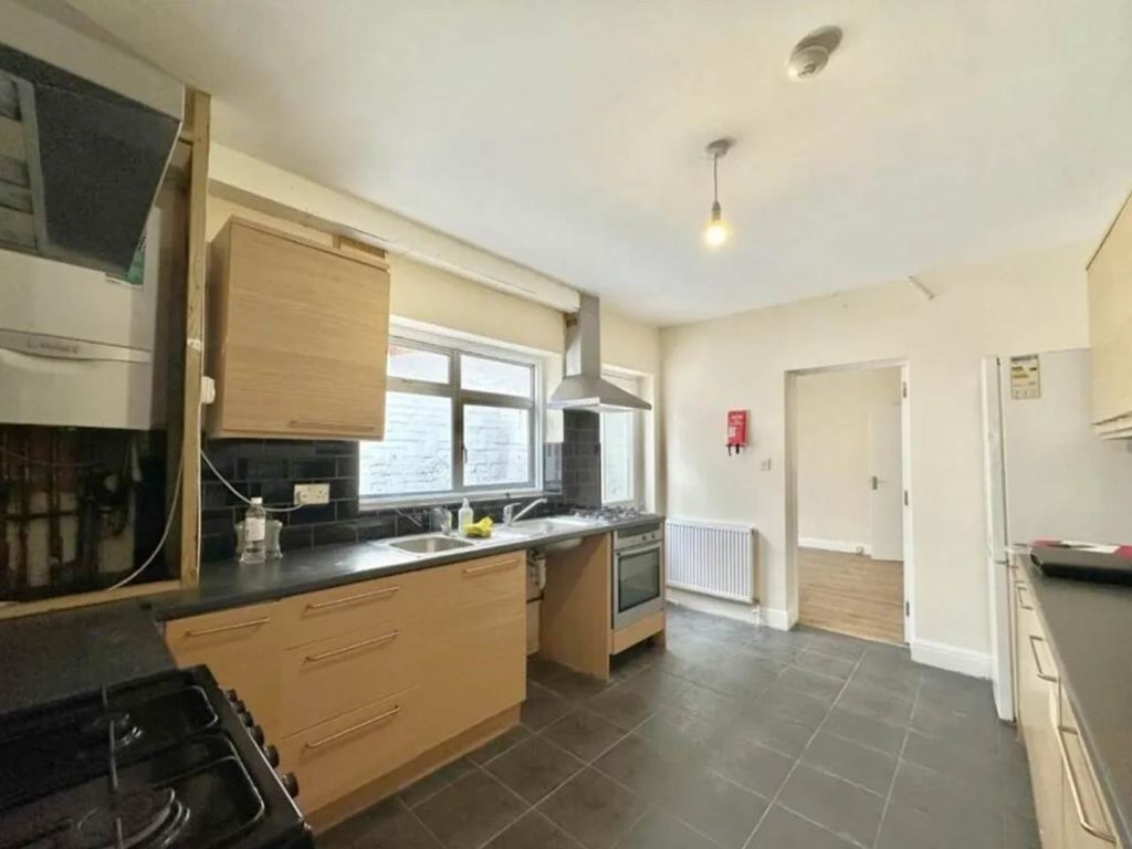 Property photo 2 of 12 5