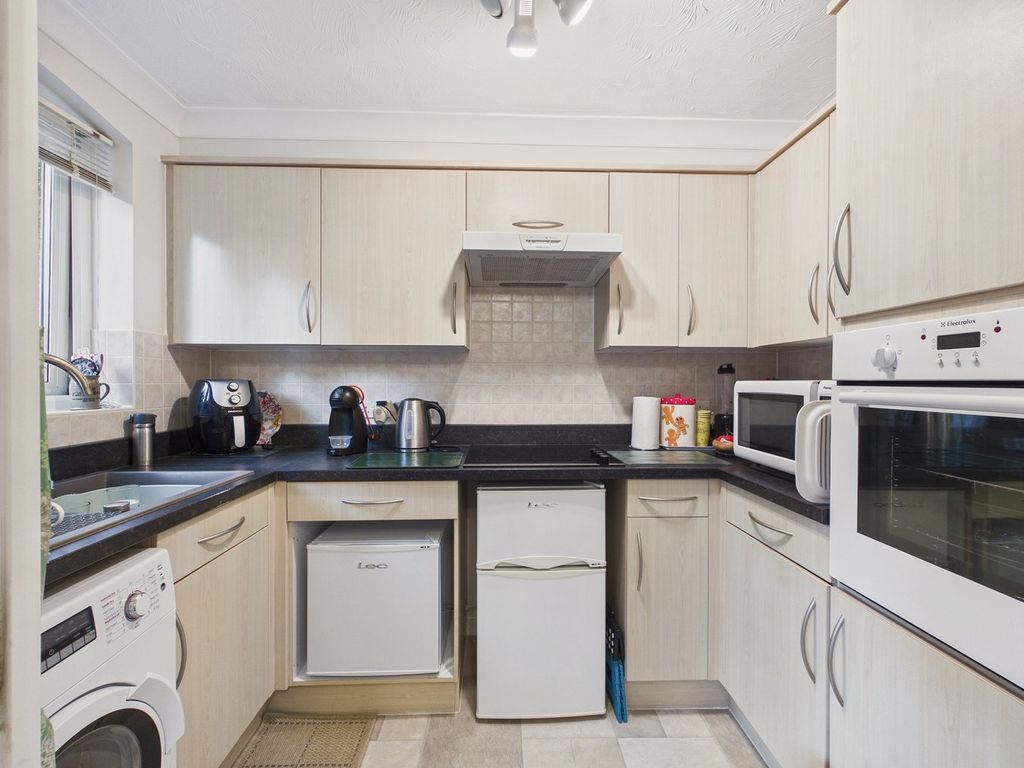 Property photo 2 of 8